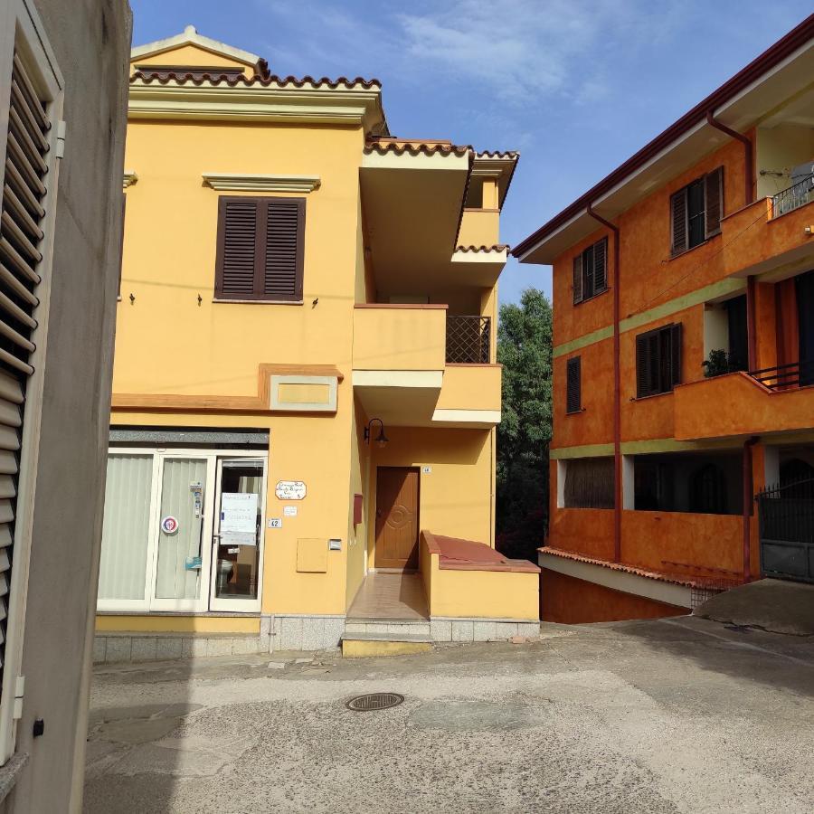 סיניסקולה Monolocale Yellow מראה חיצוני תמונה