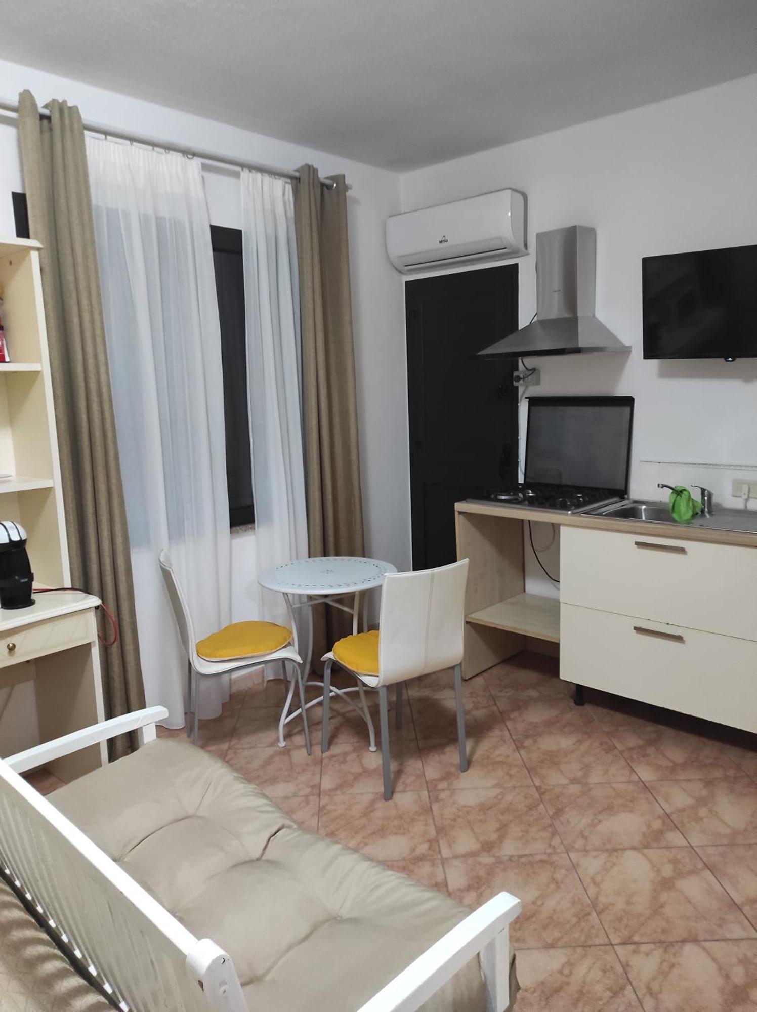 סיניסקולה Monolocale Yellow מראה חיצוני תמונה